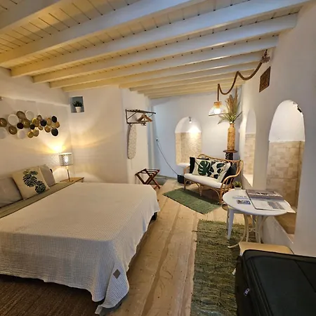 Capparis * Mykonos Town